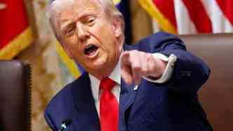 Trump annonce des pourparlers avec l’Iran, Téhéran dément et poursuit ses attaques contre Israël