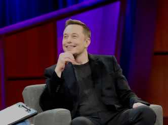 « Ce sont des attardés mentaux » : Elon Musk s’en prend aux procureurs de Paris