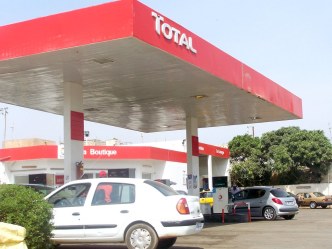 À 2,97 euros le litre, la France rurale paie le prix de l'abandon politique