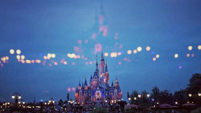 Disneyland avec l’argent de la sécurité ? Le scandale dénoncé à Bruxelles