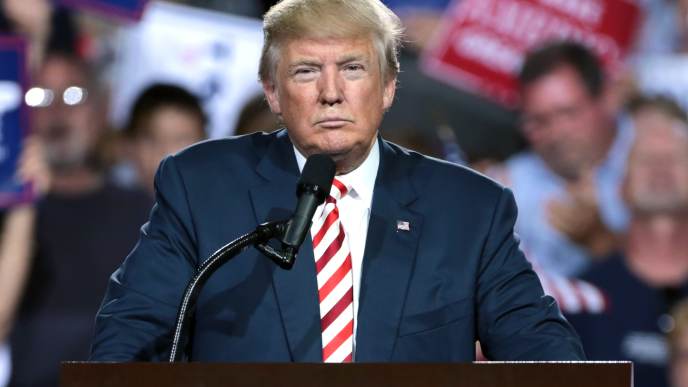 Trump lâche Zelensky : « Il est temps d’avoir un nouveau dirigeant »